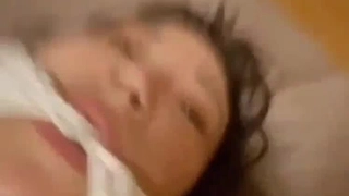 照相馆教主力作成都女大学生，被狼牙套操到出白浆，手指抠到尿失禁