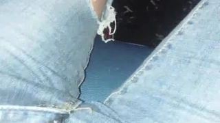 少妇吃完椿药，发情根本忍不住。骚死了！